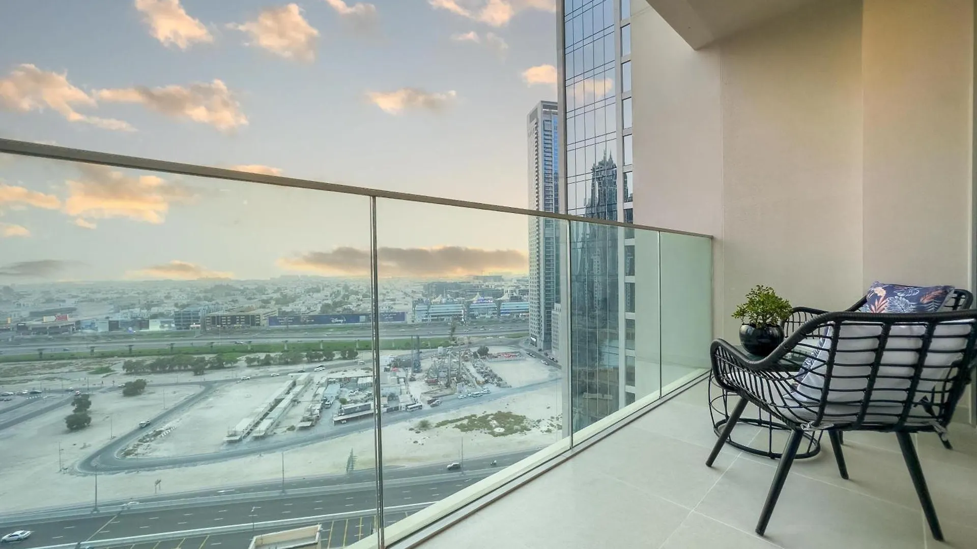 Mystic - Forte Tower 2 Dubai Emirati Arabi Uniti